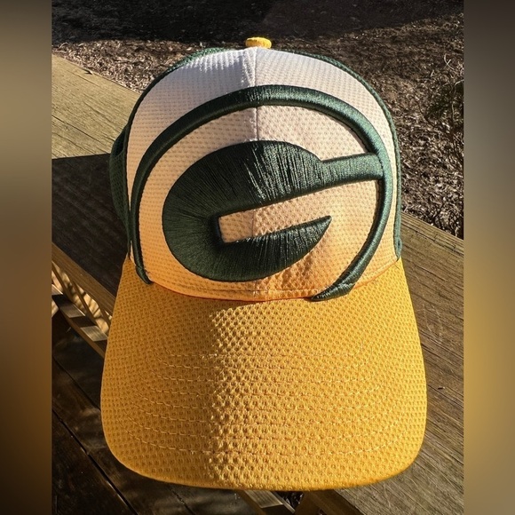 Green Bay Packers New Era fitted S/M hat green yellow embroidered 39thirty NFL - Picture 1 of 11